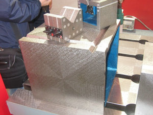 大理石平臺(tái)與數(shù)控機(jī)床的關(guān)系